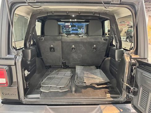 Used 2021 Jeep Wrangler Unlimited Sport image 23