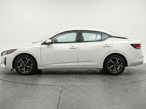 Used 2025 Nissan Sentra SV FWD image 5