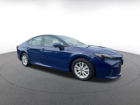 Used 2025 Toyota Camry LE image 2