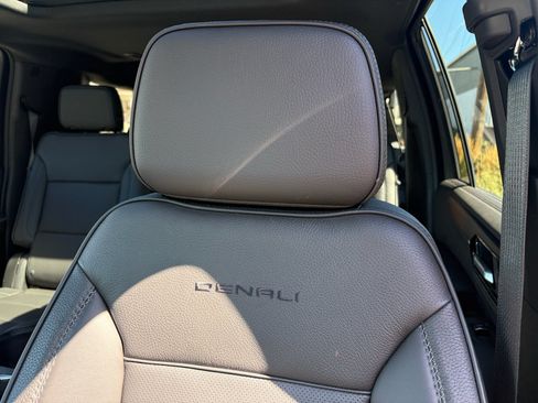 Used 2026 GMC Yukon XL Denali w/ Sun & Power Step Package AWD/4WD image 26