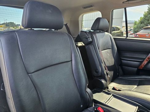 Used 2011 Toyota Highlander Limited w/ Tow Pkg AWD/4WD image 14