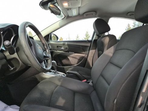 Used 2016 Chevrolet Cruze LT w/ Technology Package image 14