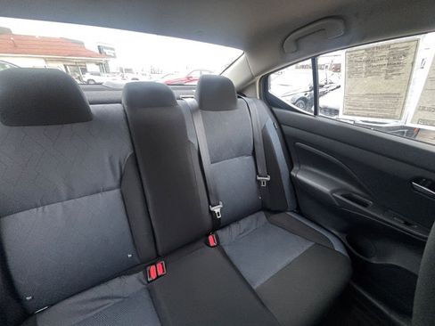 Used 2025 Nissan Versa SV image 37