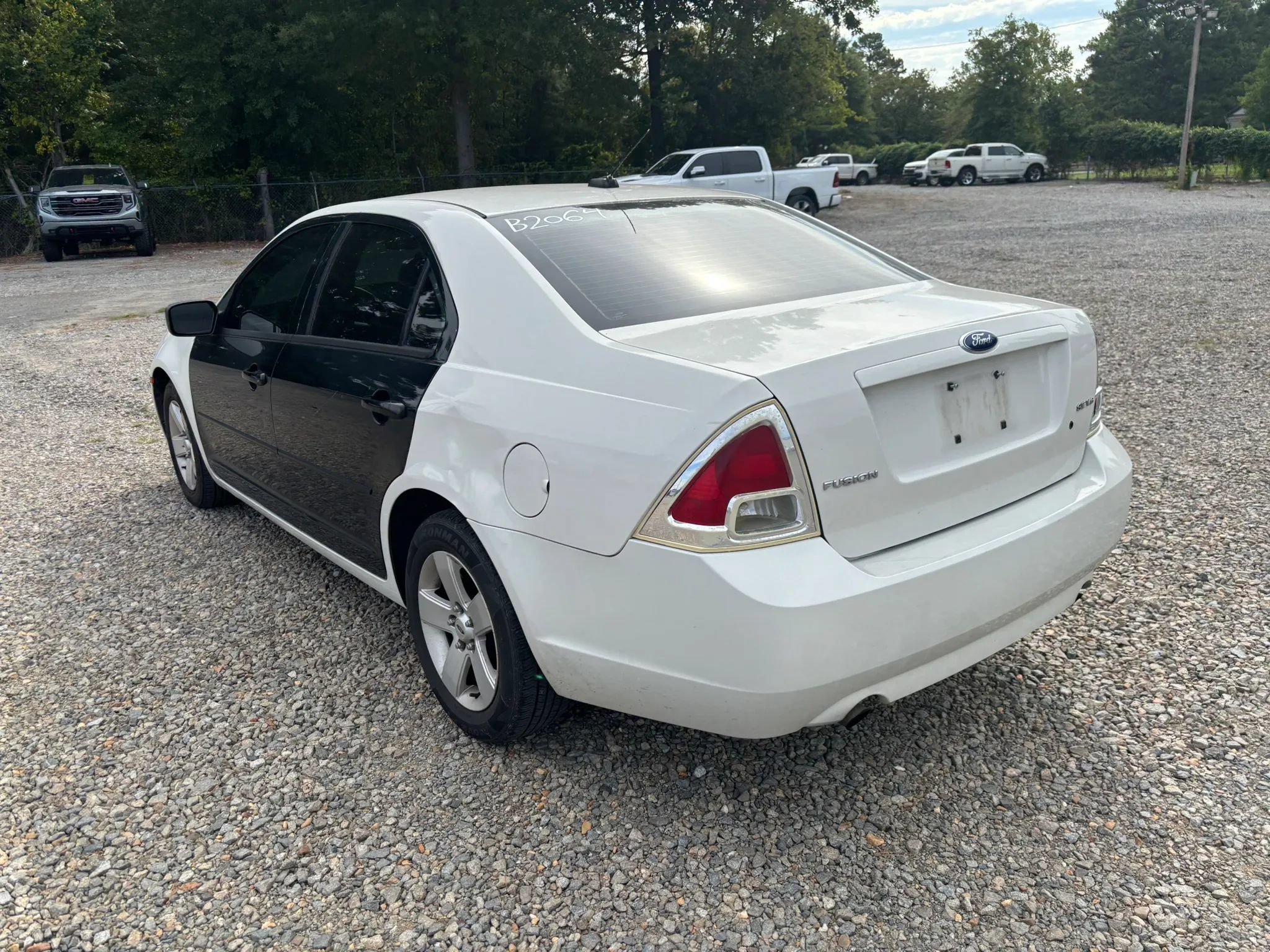 Used 2008 Ford Fusion SE FWD image 2