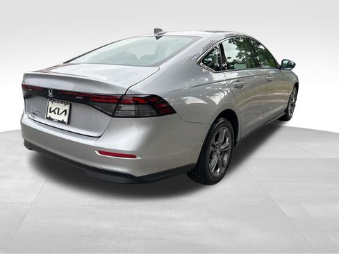 Used 2023 Honda Accord EX image 5