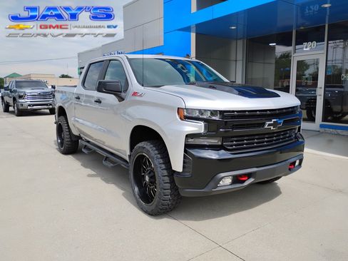 Used 2021 Chevrolet Silverado 1500 LT Trail Boss w/ Convenience Package II AWD/4WD image 1