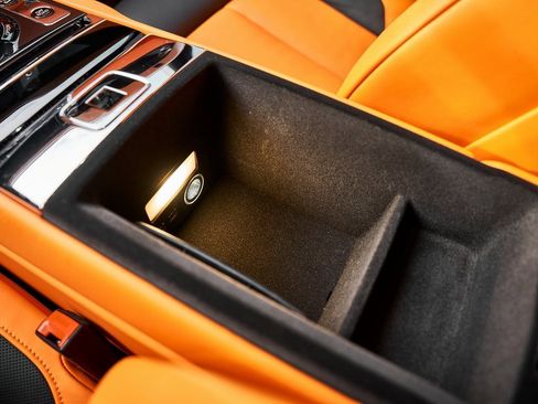 Used 2025 Rolls-Royce Cullinan image 76