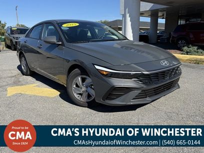 New 2025 Hyundai Elantra SE