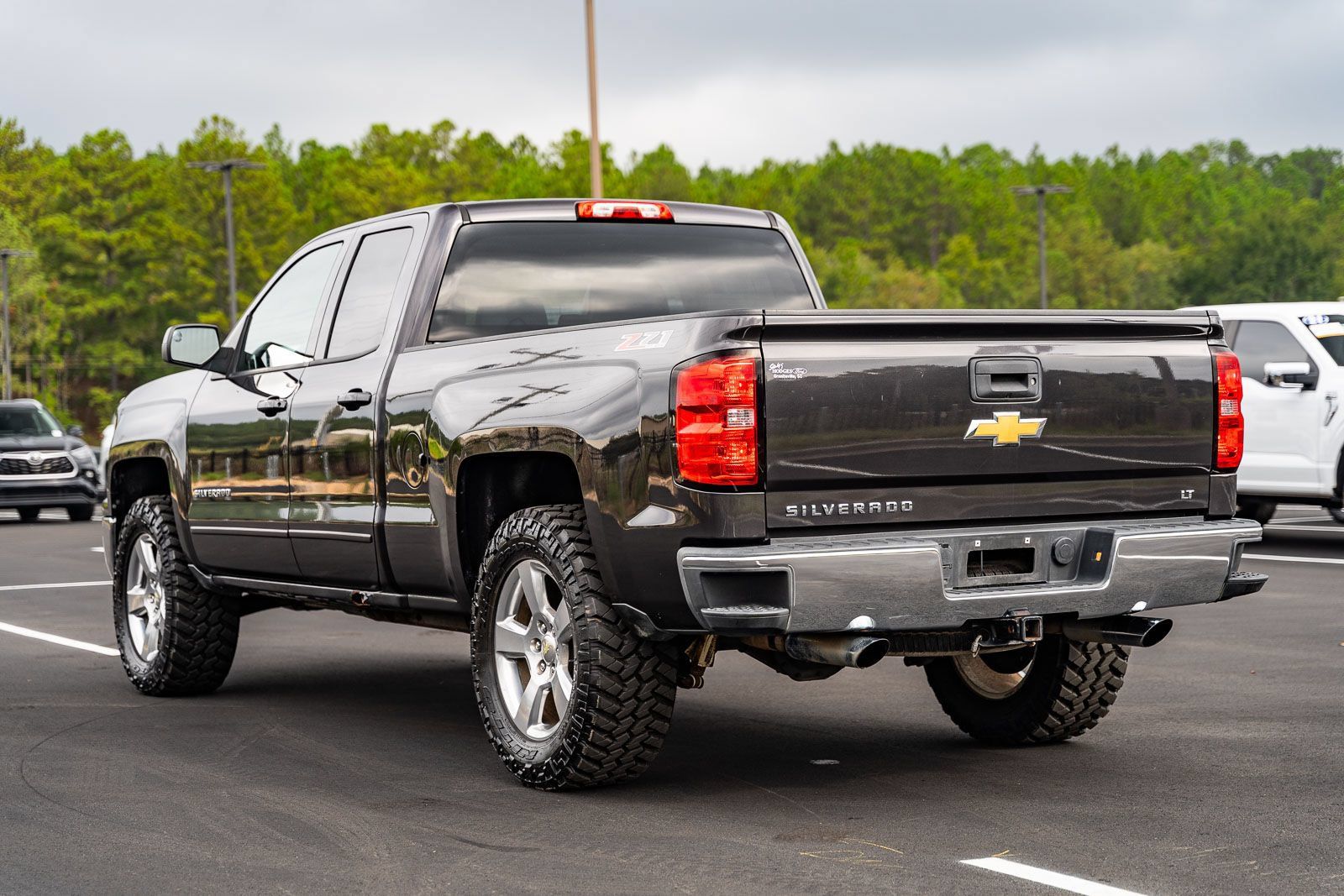 Used 2015 Chevrolet Silverado 1500 LT w/ LT Convenience Package AWD/4WD image 5