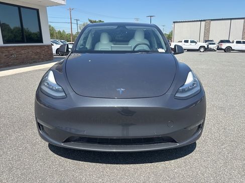 Used 2021 Tesla Model Y Long Range image 9