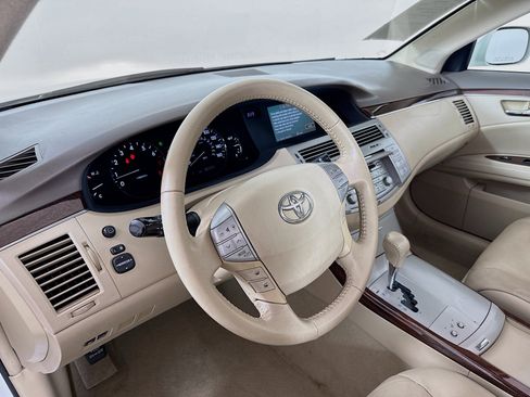Used 2008 Toyota Avalon XLS image 9