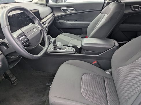 Used 2026 Kia Sportage LX FWD image 9