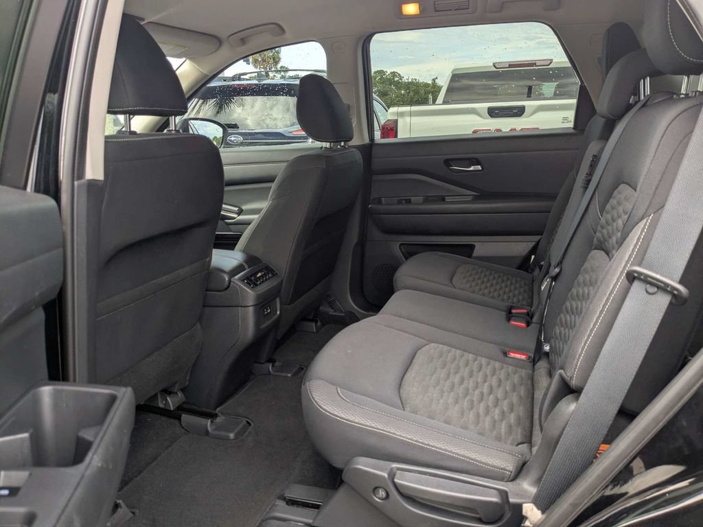 Used 2022 Nissan Pathfinder SV FWD image 18