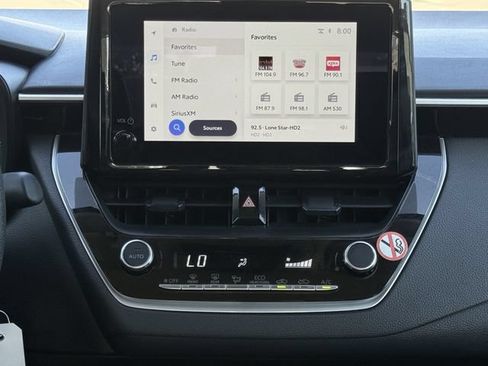 Used 2025 Toyota Corolla LE FWD image 17