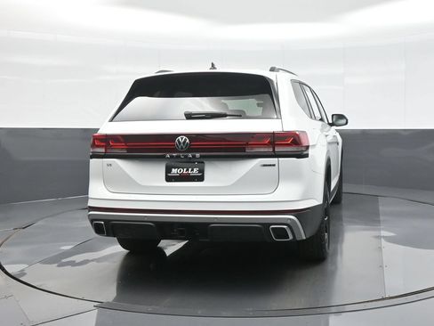Used 2024 Volkswagen Atlas Peak Edition SE AWD/4WD image 6