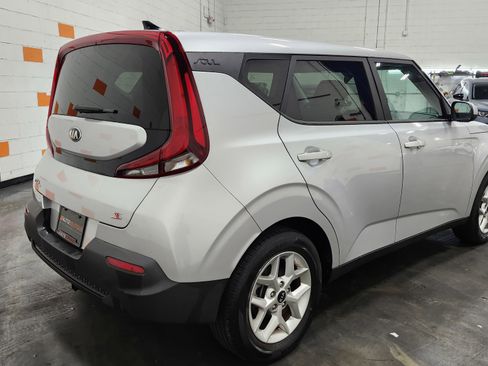 Used 2021 Kia Soul S image 15