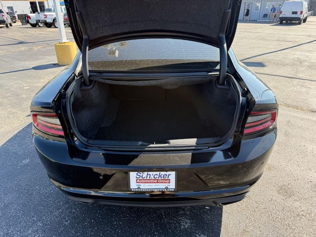 Used 2020 Dodge Charger SXT RWD image 7