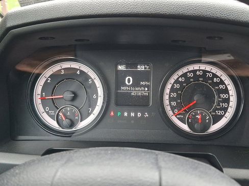 Used 2024 RAM 1500 Classic SLT image 25