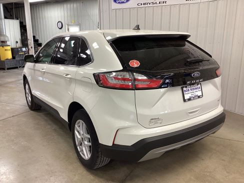 Used 2024 Ford Edge SEL w/ Convenience Package image 3