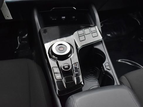 Used 2025 Kia Sportage LX image 21