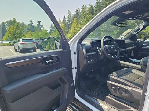New 2026 Chevrolet Suburban High Country AWD/4WD image 23