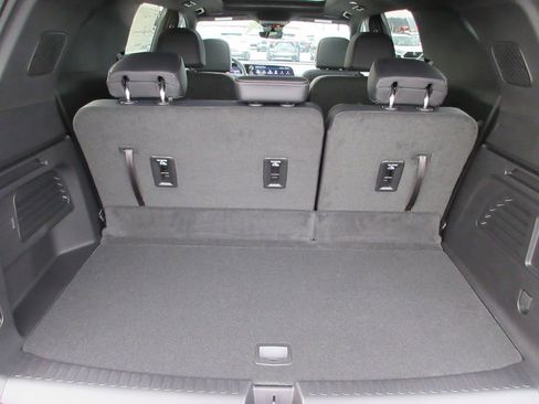 New 2026 Chevrolet Traverse LT w/ Sun and Wheel Package image 11