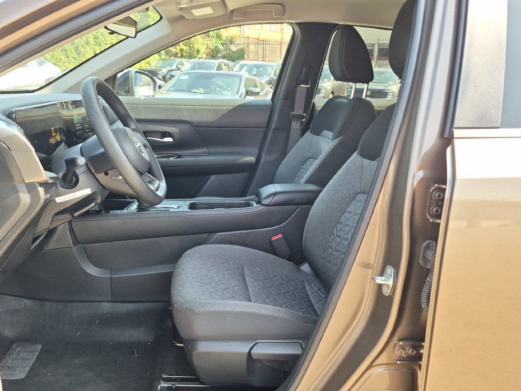 Certified 2026 Nissan Kicks SV FWD image 15
