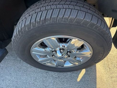 Used 2011 Ford F150 Lariat w/ Lariat Chrome Pkg image 6