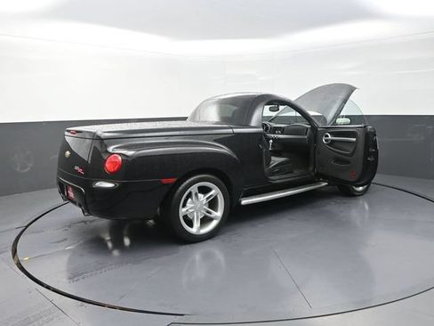 Used 2004 Chevrolet SSR w/ Preferred Equipment Group RWD image 41