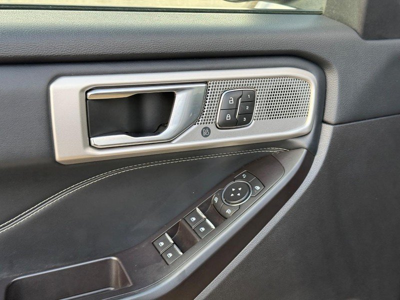 Used 2020 Ford Explorer Limited AWD/4WD image 19