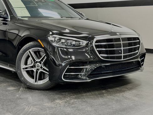 Used 2024 Mercedes-Benz S 580 4MATIC Sedan image 3