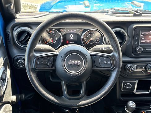 Used 2021 Jeep Gladiator Sport AWD/4WD image 21