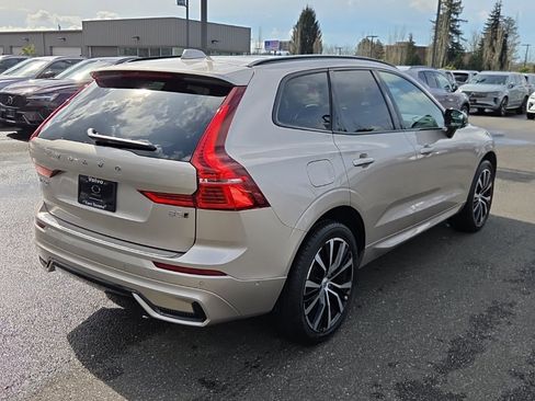 Used 2023 Volvo XC60 B5 Plus w/ Climate Package image 2
