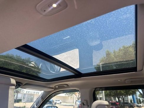 Used 2022 Jeep Wagoneer Series III w/ Premium Group I AWD/4WD image 15