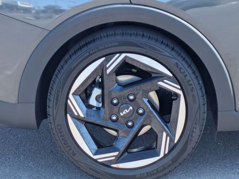 Certified 2025 Kia K4 EX FWD image 9