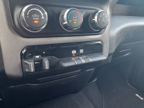 Used 2021 RAM 2500 Big Horn image 43