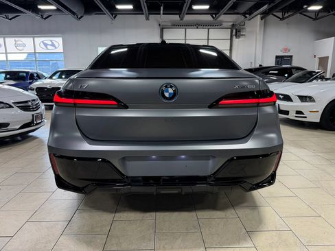 Used 2023 BMW i7 xDrive60 AWD/4WD image 5