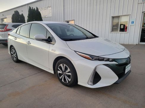 Used 2019 Toyota Prius Prime Plus image 1