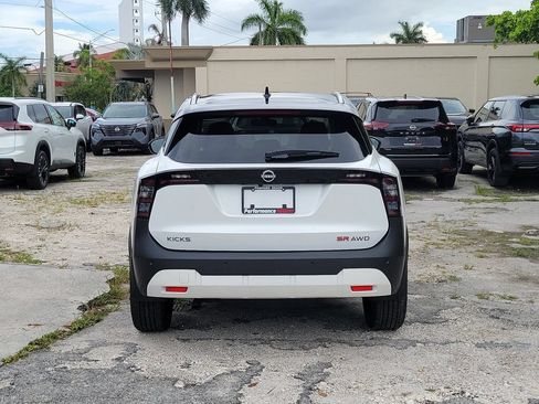 New 2026 Nissan Kicks SR w/ SR Premium Package AWD/4WD image 7