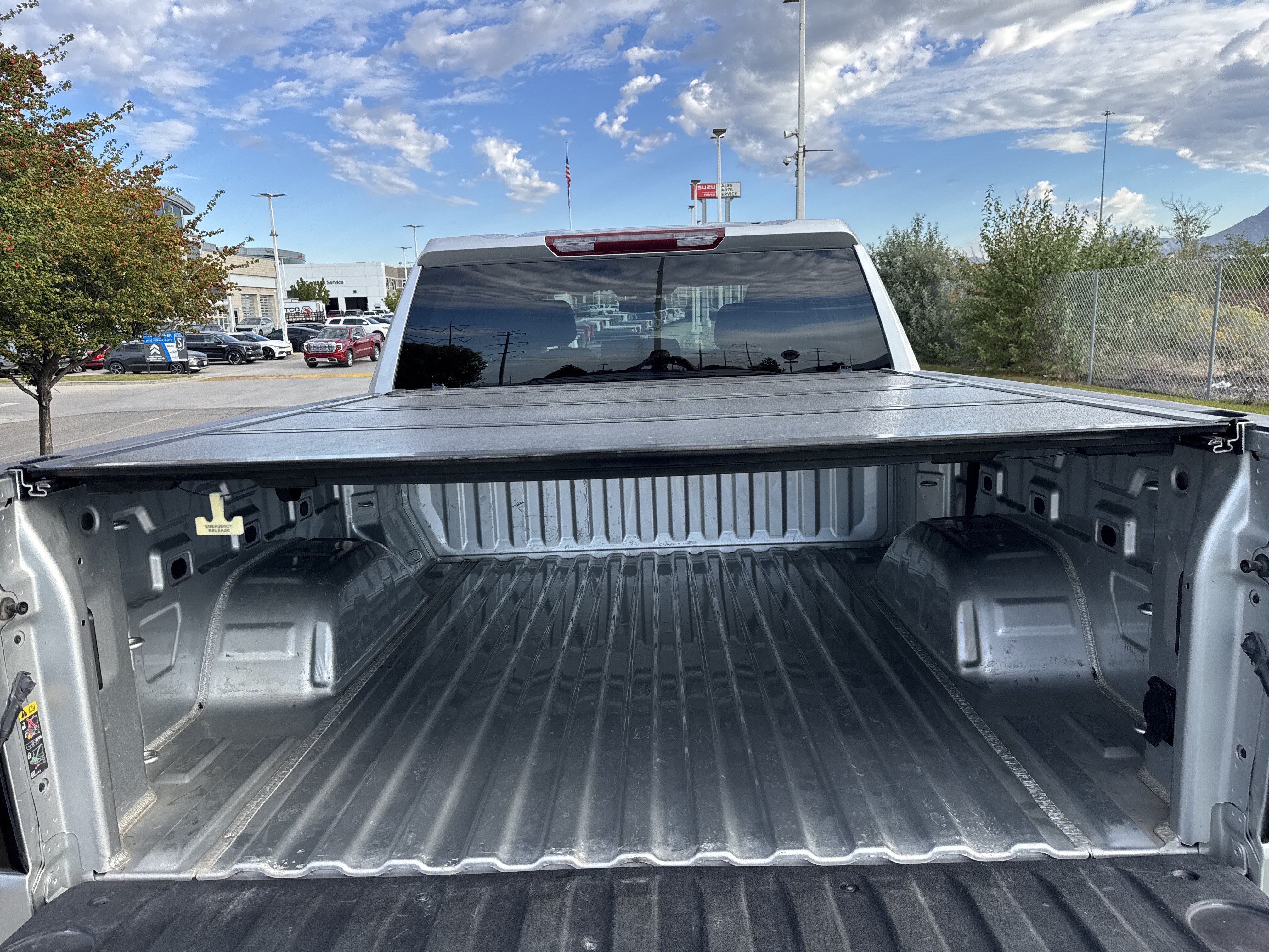 Used 2022 GMC Sierra 1500 SLT AWD/4WD image 27