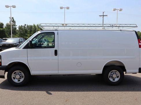 New 2025 Chevrolet Express 2500 Work Van w/ Driver Convenience Package image 21