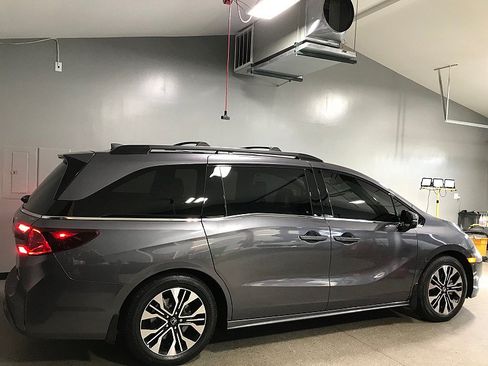 Used 2026 Honda Odyssey Elite image 3