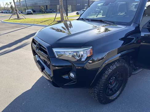 Used 2022 Toyota 4Runner SR5 Premium w/ Moonroof Package image 9