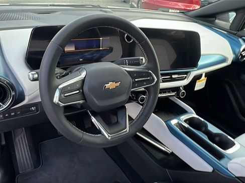New 2026 Chevrolet Equinox EV LT image 18