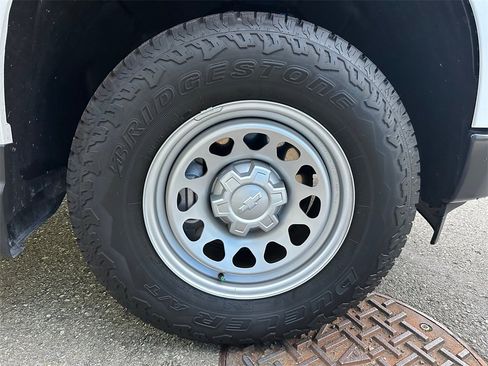 Used 2025 Chevrolet Silverado 1500 W/T w/ Trailering Package image 9