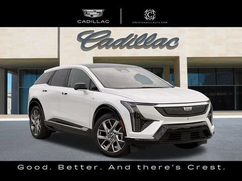 Used 2025 Cadillac Optiq Luxury 2 AWD/4WD image 2