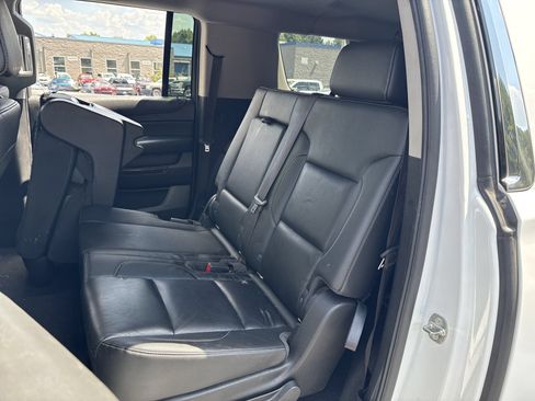 Used 2020 Chevrolet Suburban LT RWD image 17