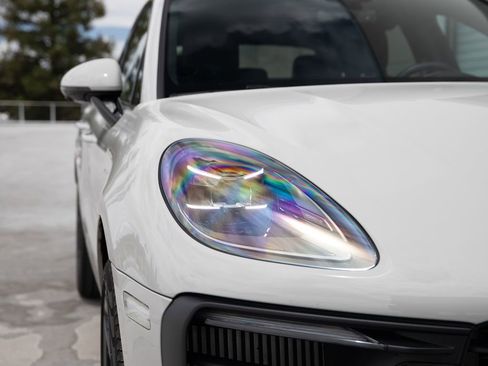 Certified 2025 Porsche Macan GTS AWD/4WD image 12
