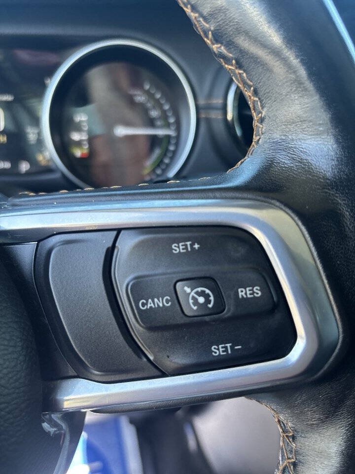 Used 2021 Jeep Wrangler Unlimited Sahara AWD/4WD image 16