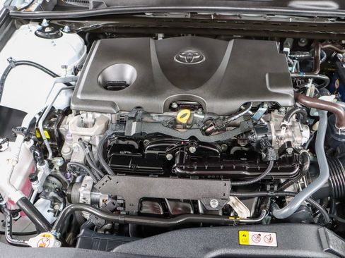 Used 2024 Toyota Camry SE image 28